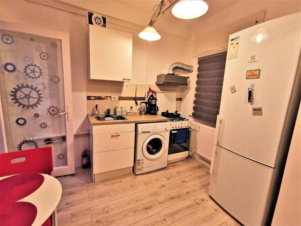 Luxury Piata Universitate Old Town Apartment Букурещ Екстериор снимка